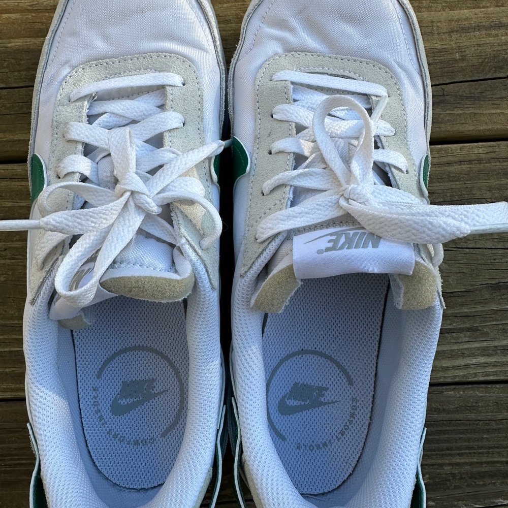 Nike Waffle Debut women’s sneakers, sz 11 - Picture 6 of 9